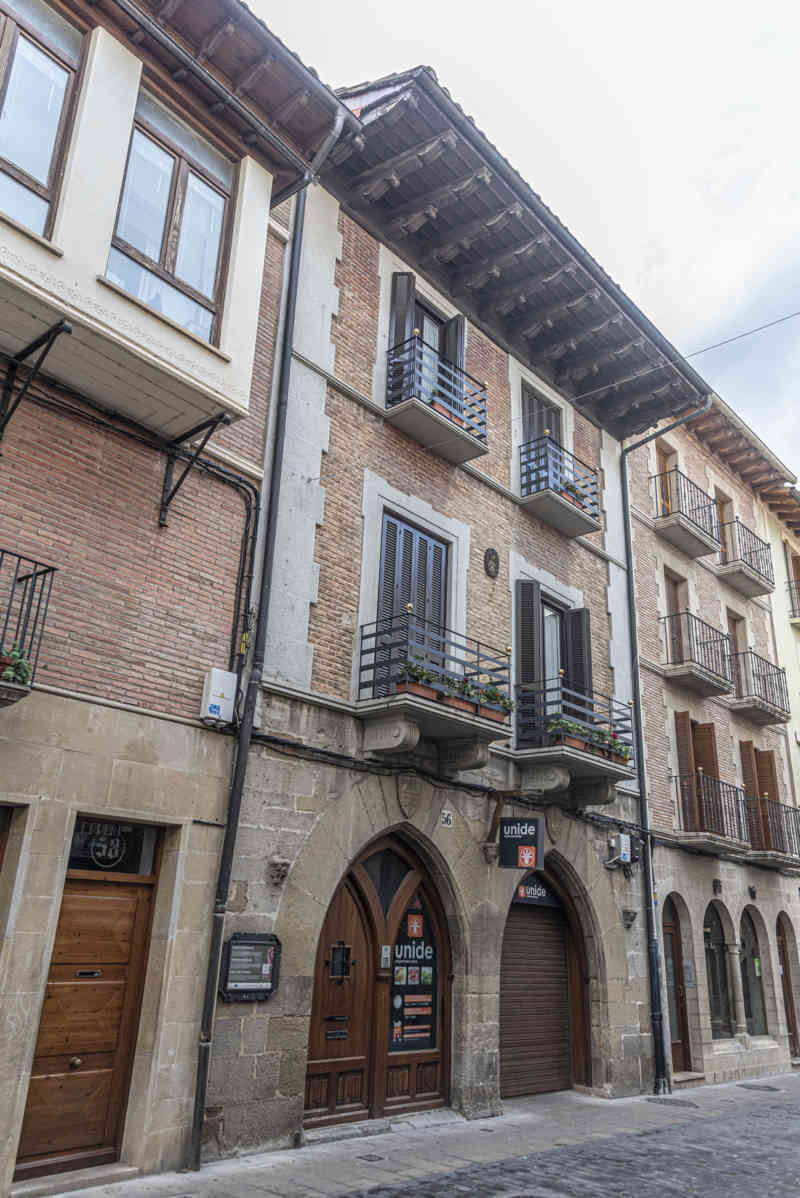 Comunidad Foral de Navarra 139 - Sangüesa - palacio de los Sebastianes.jpg